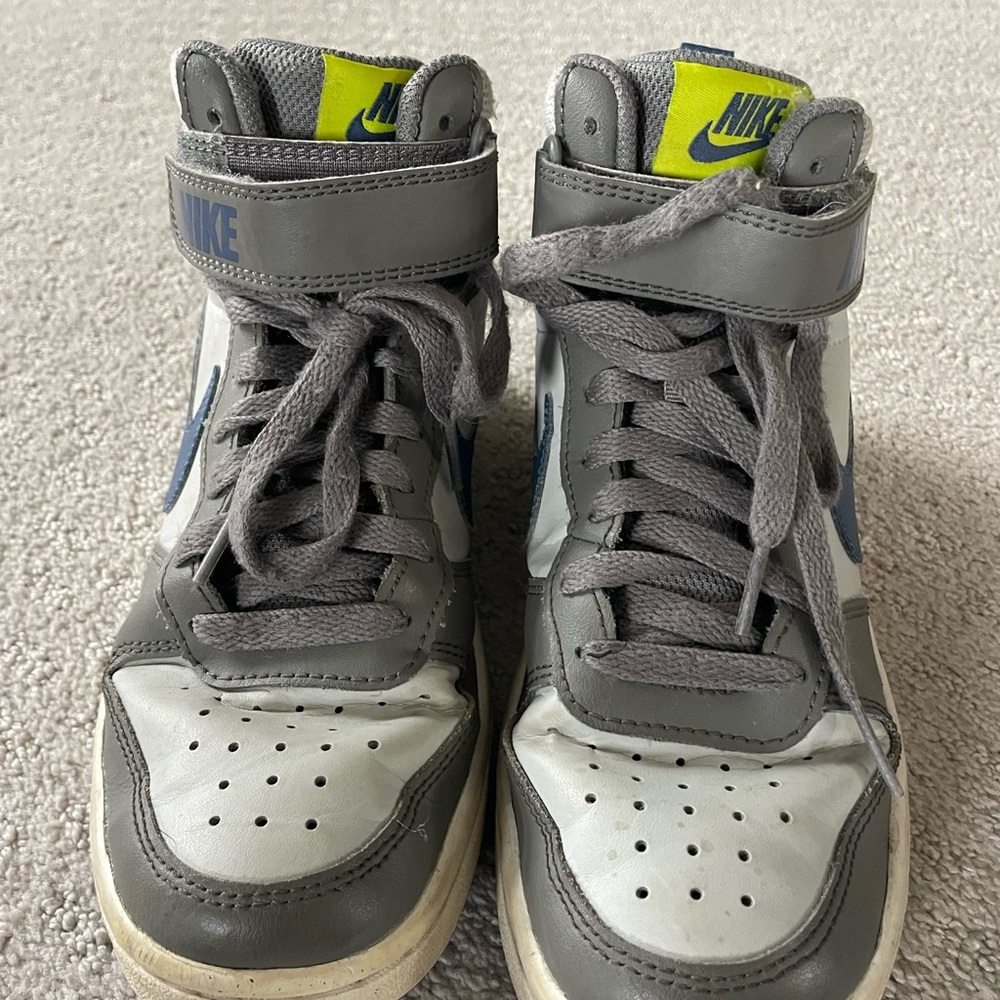 Boys Nike Borough Mid